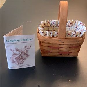 1990 Sweetheart Longaberger basket with red weave